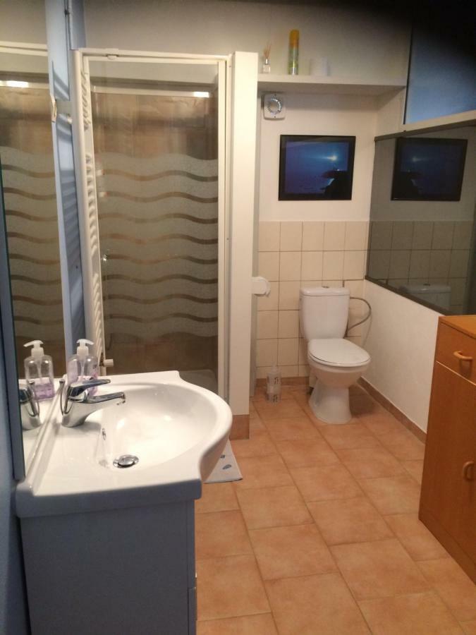 Appartement / Gite Les Papillons Lablachère 外观 照片